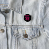 behalt der Stille und Stimmtypografie in modernem Button (Beispiel)