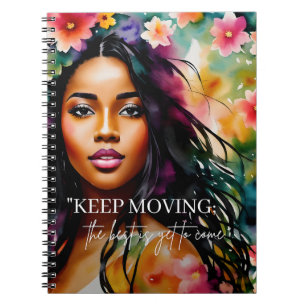 Behalt des Moving Melanin Frauenangebots Notizblock