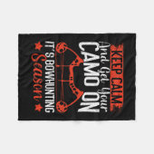 Behalt dich ruhig und hol deine Camouflage auf dem Fleecedecke (Vorderseite (Horizontal))