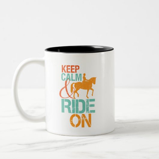 Behalt einer ruhigen Fahrt auf einem Pferdereiten Zweifarbige Tasse (Links)