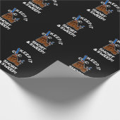 Behalt es Kurz und Sweep Funny Funny Broom Pun Dar Geschenkpapier (Ecke)