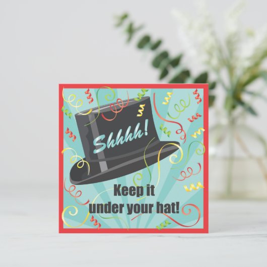 Behalt es unter Ihrer Hut Überraschung Party Einla Einladung (Stehend Vorderseite)