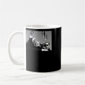 Behalt ihm Bulletproof Trump 2024 Kaffeetasse (Links)