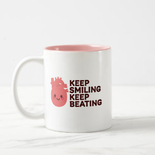 Behalt Lächeln, Behalt schlagen - Niedliches glück Zweifarbige Tasse