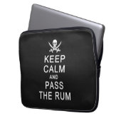 Behalt Ruhe & Pass Die Rum Laptop-Ärmel Laptopschutzhülle (Vorderseite Links)