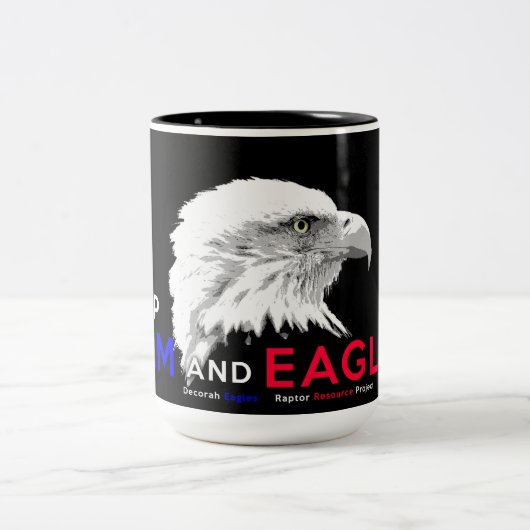 Behalt Ruhe und Adler On! Zweifarbige Tasse (Mittel)