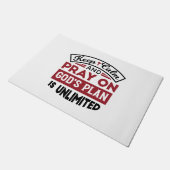 Behalt Ruhe und bete Gottes Plan ist unbegrenzt Zi Fußmatte (Schrägansicht)