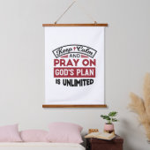 Behalt Ruhe und bete Gottes Plan ist unbegrenzt Zi Wandteppich Mit Holzrahmen (Schlafzimmer)