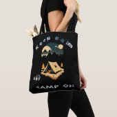 Behalt Ruhe und Camp auf Abenteuercamps Tasche (Von Nahem)
