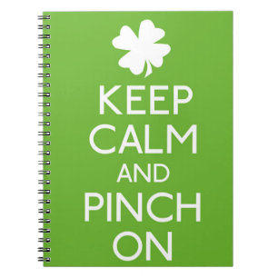 Behalt Ruhe und Druck auf Notebook Notizblock