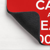 Behalt Ruhe und essen Schokolade Mousepad (Ecke)