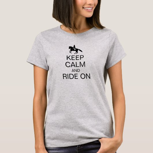 Behalt Ruhe und Fahrt auf der sonnigen Reitstrecke T-Shirt (Vorderseite)