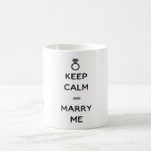 Behalt Ruhe und heirate mich mit Diamantring Kaffeetasse (Mittel)