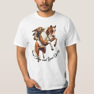 Behalt Ruhe und Liebe Derby. Stilvolle Pferde und  T-Shirt