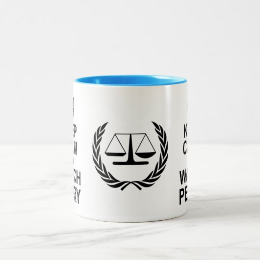 Behalt Ruhe und Perry  Rechtlicher Spaß Zweifarbige Tasse (Mittel)