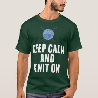 Behalt Ruhe und Strick beim Knittern des Spaßes T-Shirt