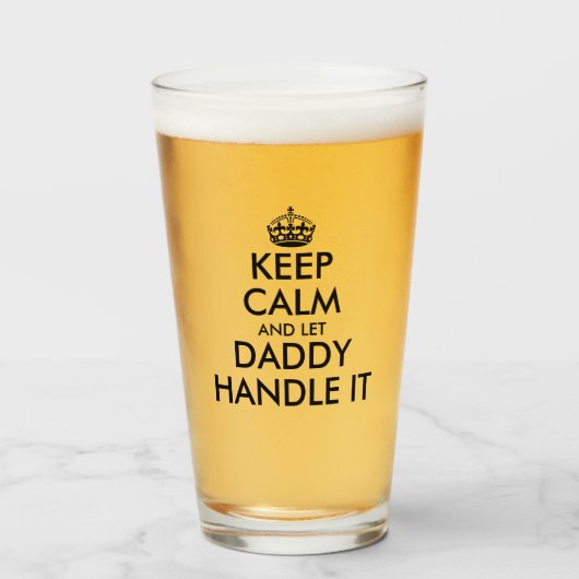 Behalt ruhig und lass Papa kümmern es Spaß Vaterta Glas (Vorne (Gefüllt))