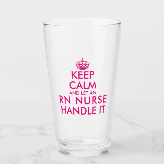 Behalt ruhig und ließ eine RN-Krankenschwester mit Glas (Vorderseite)