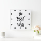 Behalt von Calm Carry Yarn CraftRoom Quadratische Wanduhr (Zuhause)