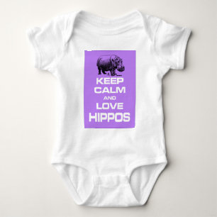 Behalten Sie die Ruhe und Liebe-Flusspferde Baby Strampler