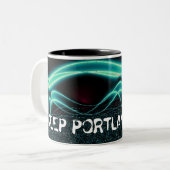 "Behalten Sie Portland sonderbar"--Tasse Zweifarbige Tasse (Vorderseite Links)