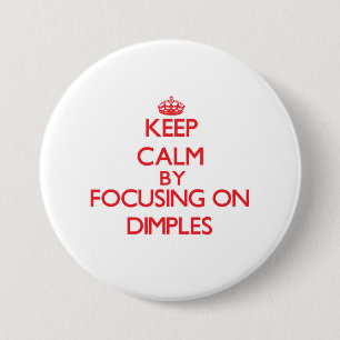 Behalten Sie Ruhe, indem Sie auf Grübchen sich Button