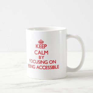 Behalten Sie Ruhe, indem Sie auf Sein zugänglich Kaffeetasse