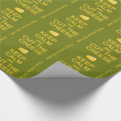 Behalten Sie Ruhe u. schneiden Sie das Geschenkpapier (Ecke)