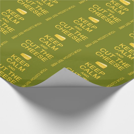 Behalten Sie Ruhe u. schneiden Sie das Geschenkpapier (Ecke)