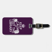 Behalten Sie Ruhe und besichtigen Sie die Gepäckanhänger (Vorderseite horizontal)