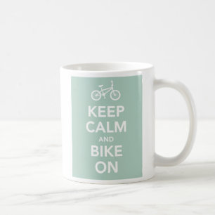 Behalten Sie Ruhe und Fahrrad auf Tasse
