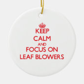 Behalten Sie Ruhe und Fokus auf Blatt-Gebläsen Keramikornament (Vorne)