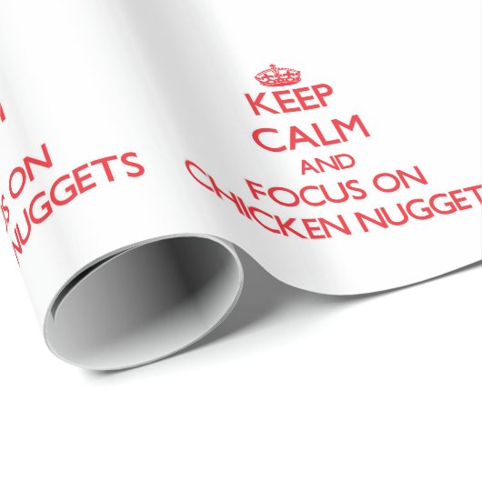 Behalten Sie Ruhe und Fokus auf Huhn-Nuggets Geschenkpapier (Rolleneckpunkt)