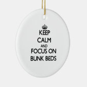 Behalten Sie Ruhe und Fokus auf Kojen-Betten Keramik Ornament (Rechts)