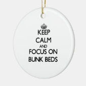 Behalten Sie Ruhe und Fokus auf Kojen-Betten Keramik Ornament (Links)