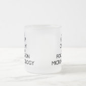 Behalten Sie Ruhe und Fokus auf Mikrobiologie Mattglastasse (Mittel)