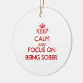 Behalten Sie Ruhe und Fokus auf Sein nüchtern Keramikornament (Links)