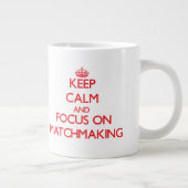 Behalten Sie Ruhe und Fokus auf Verkuppeln Jumbo-Tasse (Rechts)