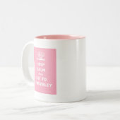 Behalten Sie Ruhe und gehen Sie zu Pemberley Zweifarbige Tasse (Vorderseite Links)