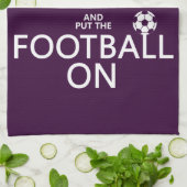 Behalten Sie Ruhe und (gesetztes) Fußball auf Küchentuch (Gefaltet)