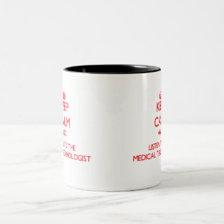 Behalten Sie Ruhe und hören Sie auf den Zweifarbige Tasse