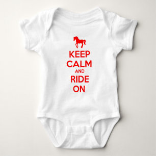 Behalten Sie Ruhe und reiten Sie an Baby Strampler