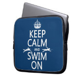 Behalten Sie Ruhe und schwimmen Sie auf (in Laptopschutzhülle (Vorderseite Links)