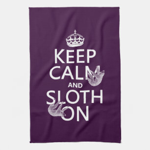 Behalten Sie Ruhe und Sloth an Handtuch