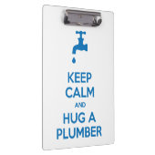 Behalten Sie Ruhe und umarmen Sie ein Klemmbrett (Rechts)