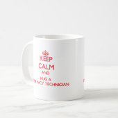 Behalten Sie Ruhe und umarmen Sie einen Kaffeetasse (Vorderseite Links)