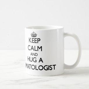Behalten Sie Ruhe und umarmen Sie einen Kaffeetasse