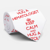 Behalten Sie Ruhe und umarmen Sie einen Krawatte (Gerollt)