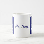 Behalten Sie Ruhe und unterrichten Sie auf Blau Kaffeetasse (Mittel)