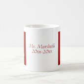 Behalten Sie Ruhe und unterrichten Sie auf rotem Kaffeetasse (Mittel)